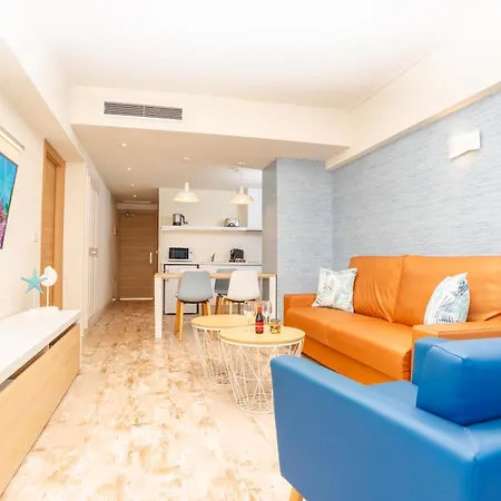 Hovima La Pinta Beachfront Family Адехе