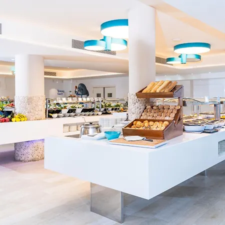 Hovima La Pinta Beachfront Family Отель 4*