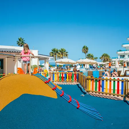 Hotel Hovima La Pinta Beachfront Family 4*