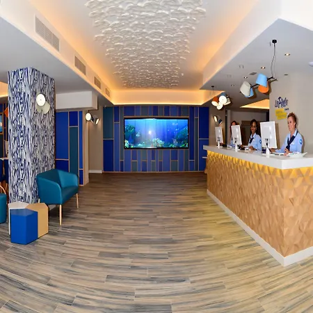酒店 Hovima La Pinta Beachfront Family