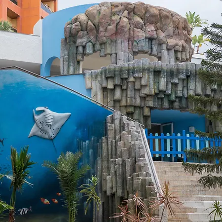 Hovima La Pinta Beachfront Family Hotel
