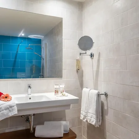Hovima La Pinta Beachfront Family 4*