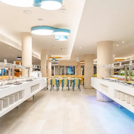 Hotel Hovima La Pinta Beachfront Family 4*