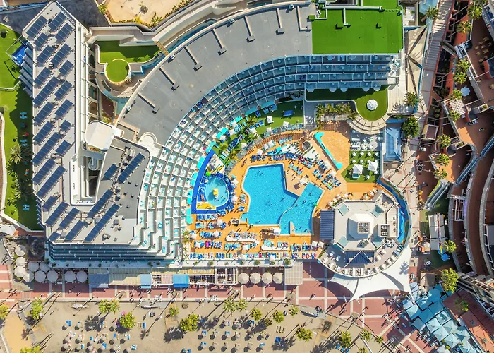 Hovima La Pinta Beachfront Family فندق 4*