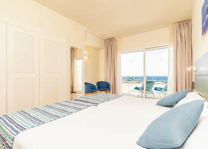 Hovima La Pinta Beachfront Family فندق